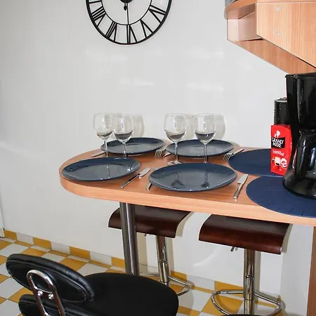 Appartement Confort Gare De - Mytripintours *
